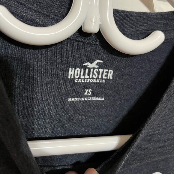 Hollister Long Sleeve Tee - Picture 3 of 6